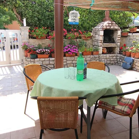 Apartment Jelica Pag Town